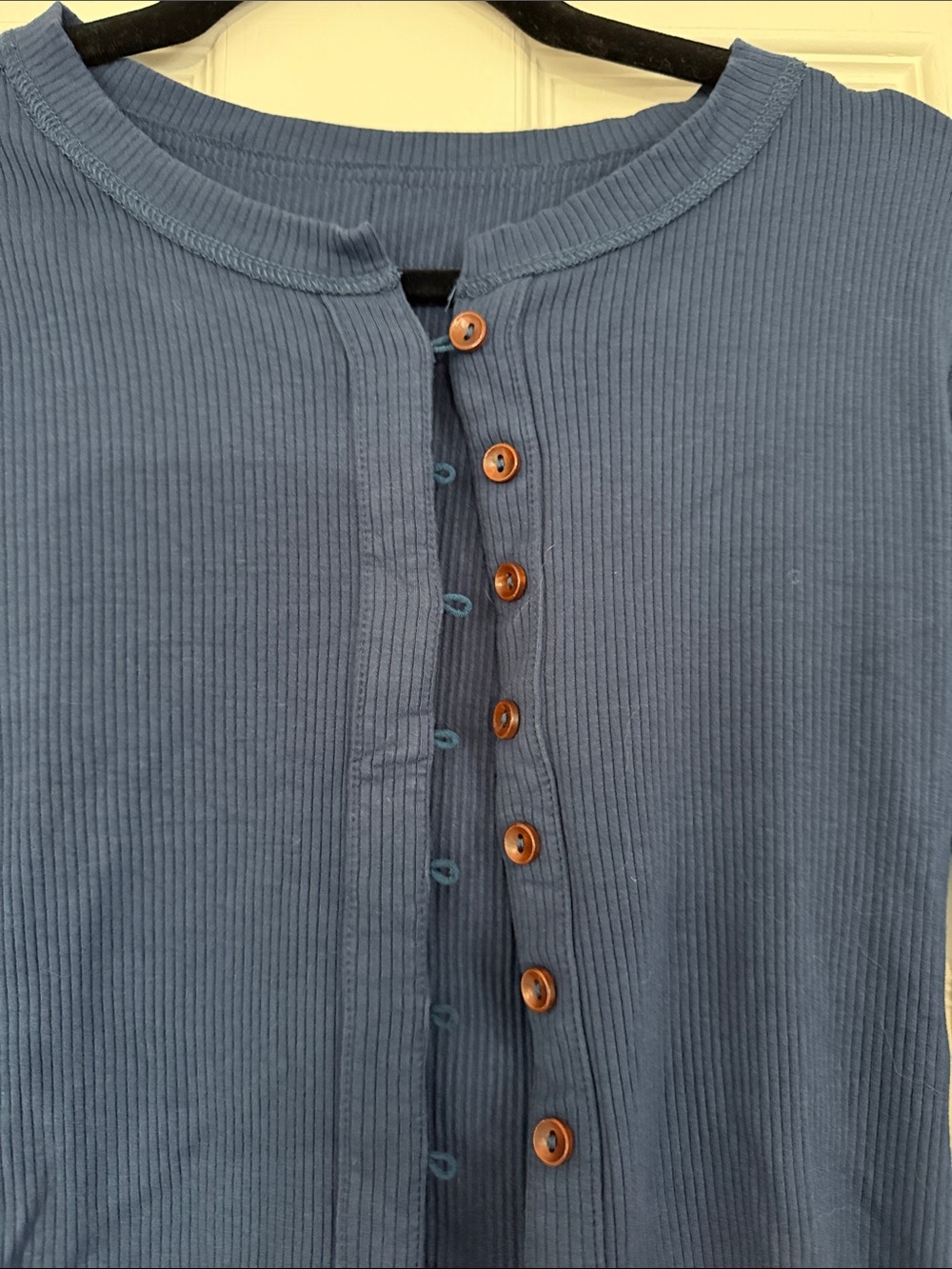 Long-Sleeve Blue Ribbed Button-Down Top - Picture 2 of 2
